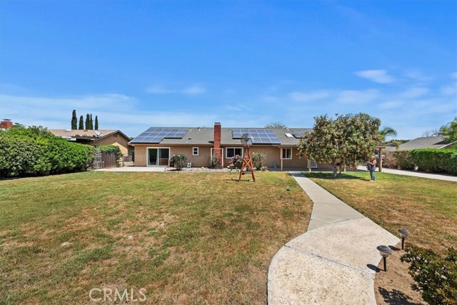 5485 SULPHUR Drive, Jurupa Valley CA: https://media.crmls.org/medias/ebe6badf-df17-496d-bfc2-f306983608d8.jpg