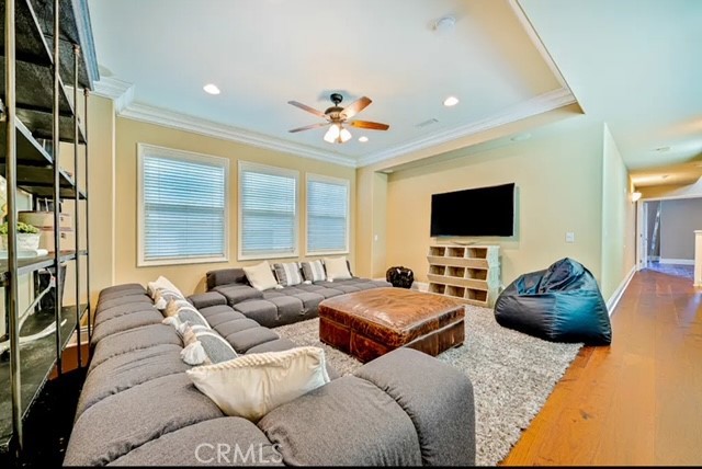 Detail Gallery Image 20 of 34 For 225 11th St, Huntington Beach,  CA 92648 - 4 Beds | 4/1 Baths