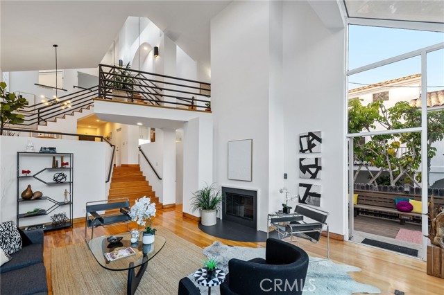 2704 Laurel Avenue, Manhattan Beach, California 90266, 4 Bedrooms Bedrooms, ,4 BathroomsBathrooms,Residential,Sold,Laurel,SB22216035