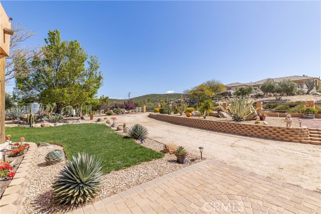 35155 Sawh Court, Sage CA: https://media.crmls.org/medias/ebe7d5c3-04d6-48de-ba95-b9d8c2a39c25.jpg