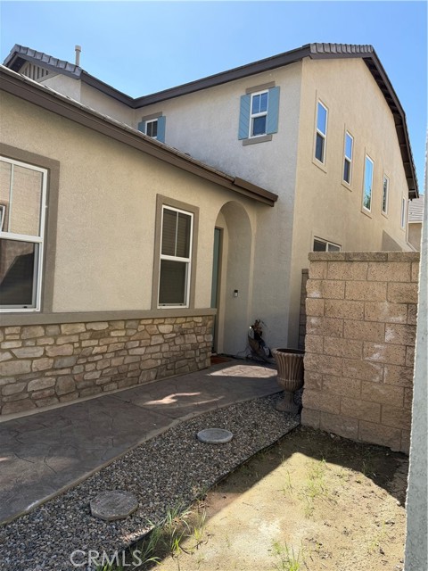 Detail Gallery Image 2 of 5 For 16521 Sedona St, Lake Elsinore,  CA 92530 - 4 Beds | 3 Baths