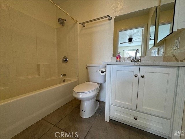 Detail Gallery Image 13 of 22 For 5312 Oswell Park Dr, Bakersfield,  CA 93307 - 3 Beds | 2 Baths