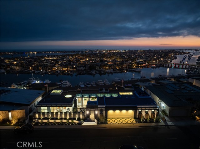 Detail Gallery Image 4 of 70 For 1409 Dolphin Terrace, Corona Del Mar,  CA 92625 - 5 Beds | 5/2 Baths