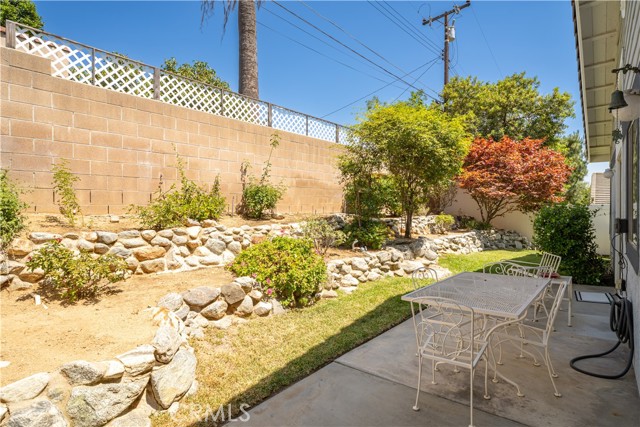 1062 Brookfield Place, Glendora CA: https://media.crmls.org/medias/ebe98010-b8f5-41dd-b5e2-655e012e144e.jpg