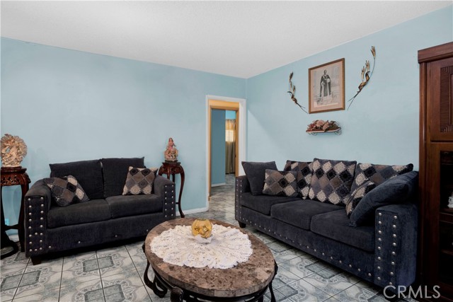 11028 Condon Avenue, Inglewood CA: https://media.crmls.org/medias/ebeab623-fc12-4c92-bff0-f64c4223badf.jpg