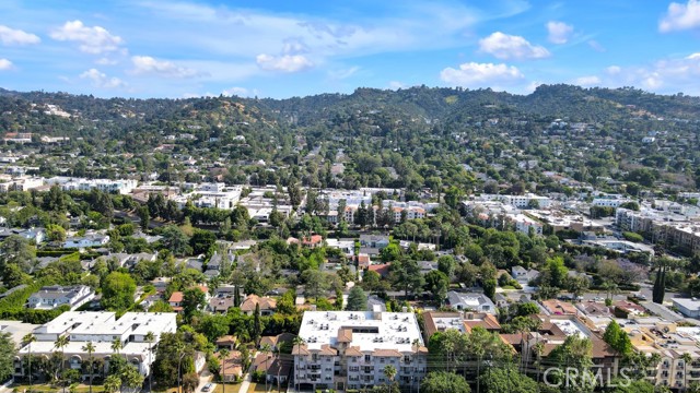 13200 Moorpark Street, Sherman Oaks CA: https://media.crmls.org/medias/ebeaef20-fa95-47c8-a4bc-9dcd98147351.jpg