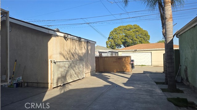 Detail Gallery Image 16 of 17 For 635 E 79th, Los Angeles,  CA 90001 - 5 Beds | 3 Baths