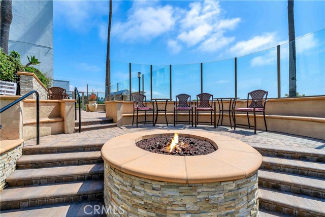 Detail Gallery Image 3 of 14 For 620 the Village #111,  Redondo Beach,  CA 90277 - 1 Beds | 1 Baths