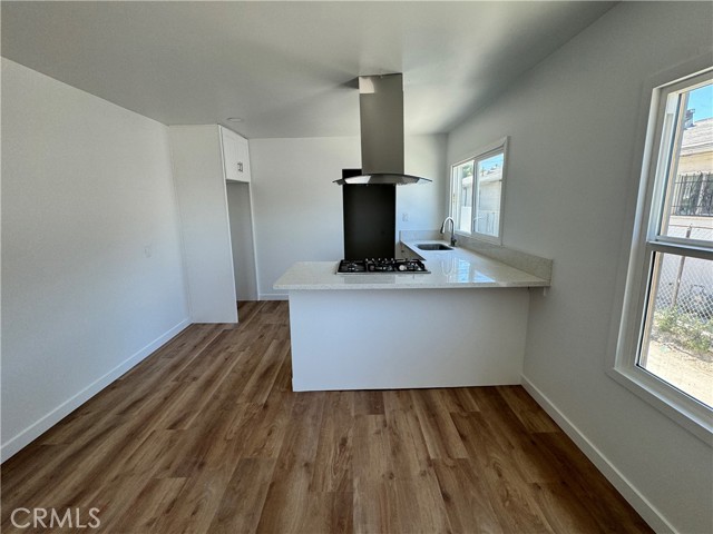 Detail Gallery Image 3 of 5 For 924 E Lanzit, Los Angeles,  CA 90059 - 1 Beds | 1 Baths