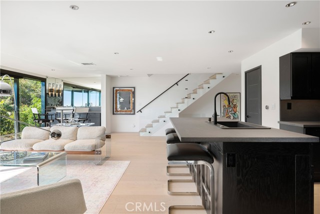 1782 Viewmont Drive, Los Angeles CA: https://media.crmls.org/medias/ebedd014-9a8a-4c06-bc90-58ac79b56add.jpg