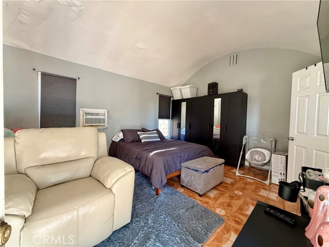 Detail Gallery Image 10 of 18 For 739 W 5th, Azusa,  CA 91702 - 2 Beds | 1 Baths