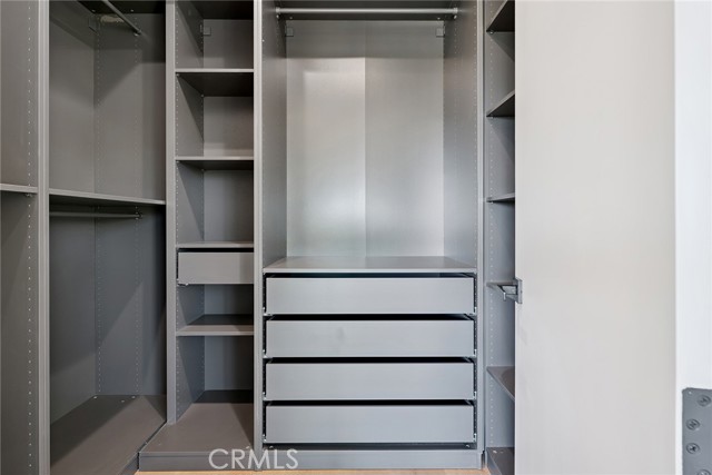 Detail Gallery Image 47 of 65 For 22268 Avenue San Luis, Woodland Hills,  CA 91364 - 5 Beds | 5/1 Baths