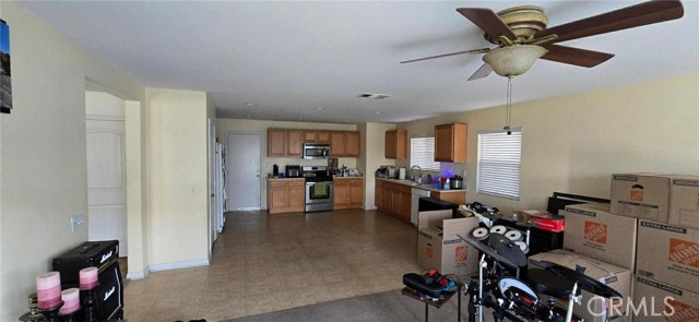 53199 Iceberg Street, Lake Elsinore CA: https://media.crmls.org/medias/ebee37c0-d432-4084-a820-a56b72367f70.jpg