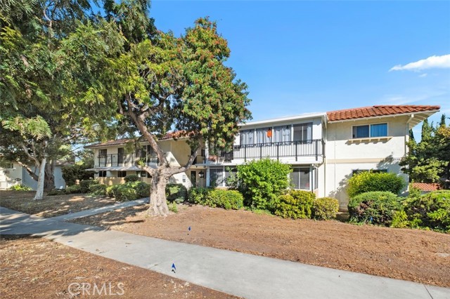 Detail Gallery Image 3 of 60 For 2118 via Puerta #D, Laguna Woods,  CA 92637 - 2 Beds | 2 Baths