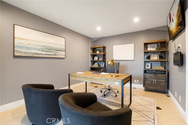 3654 Wrightwood Dr, Studio City CA: https://media.crmls.org/medias/ebefb140-accc-4a17-a11d-b85420aa187b.jpg