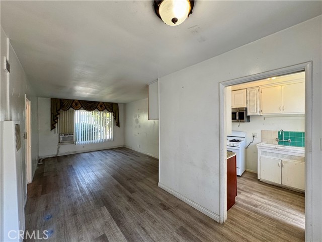 Detail Gallery Image 5 of 10 For 516 E Lomita Ave #3,  Glendale,  CA 91205 - 1 Beds | 1 Baths
