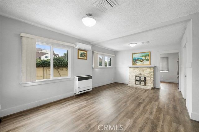 Detail Gallery Image 4 of 19 For 304 E Garfield, Glendale,  CA 91205 - 2 Beds | 1/1 Baths