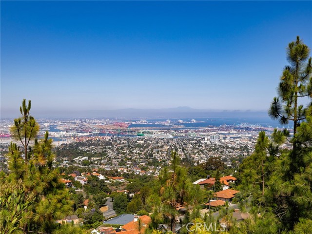 30062 Grandpoint Lane, Rancho Palos Verdes CA: https://media.crmls.org/medias/ebf0c375-662a-411c-b12b-065676a9c478.jpg