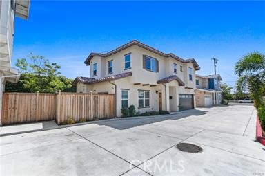 Detail Gallery Image 2 of 2 For 11613 216th, Lakewood,  CA 90715 - 3 Beds | 2/1 Baths