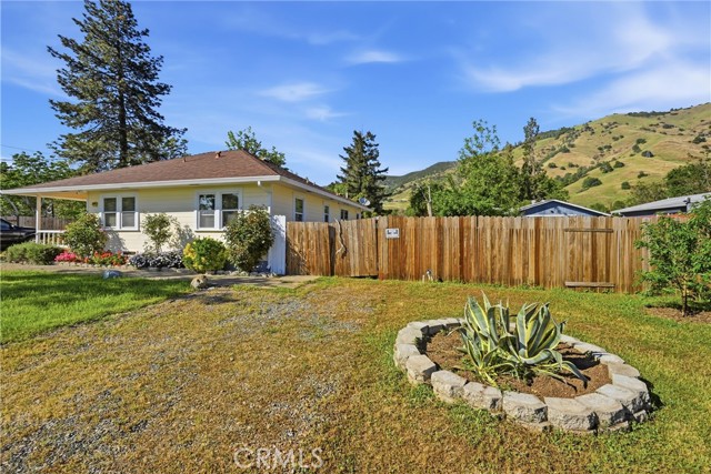 Detail Gallery Image 18 of 27 For 3440 Beach, Nice,  CA 95464 - 2 Beds | 1 Baths