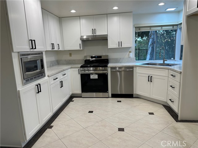 Detail Gallery Image 17 of 47 For 2124 Wildwood Ct, Fullerton,  CA 92831 - 3 Beds | 2 Baths