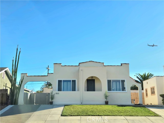 Detail Gallery Image 4 of 41 For 2022 W 75th St, Los Angeles,  CA 90047 - 2 Beds | 1 Baths