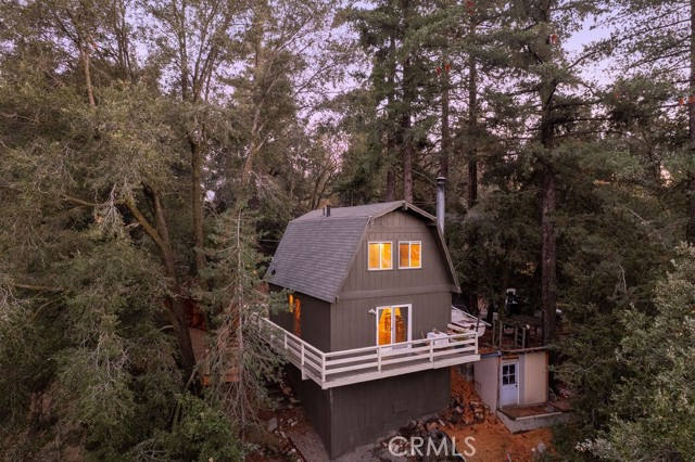 Detail Gallery Image 2 of 30 For 989 Calanda, Crestline,  CA 92325 - 2 Beds | 2 Baths