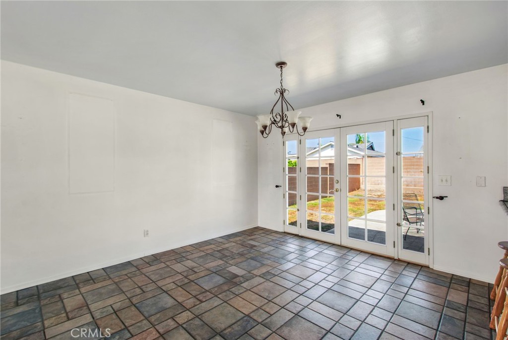 MLS #OC25221400 image #10