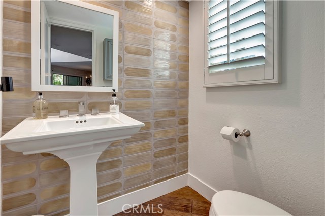 Detail Gallery Image 17 of 37 For 515 Bay Hill Dr, Newport Beach,  CA 92660 - 2 Beds | 2/1 Baths