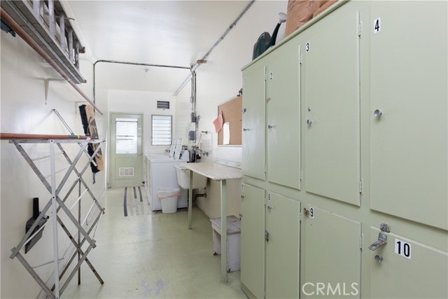 Detail Gallery Image 33 of 42 For 1404 E 1st St #5,  Long Beach,  CA 90802 - 2 Beds | 1 Baths