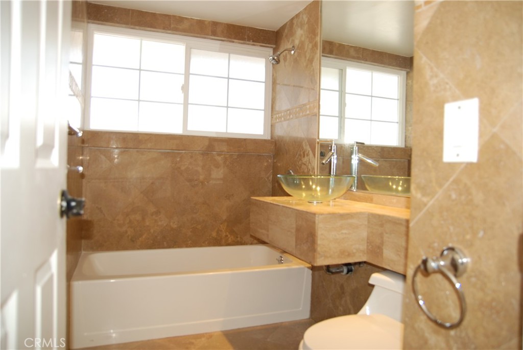 MLS #SR25254460 image #10