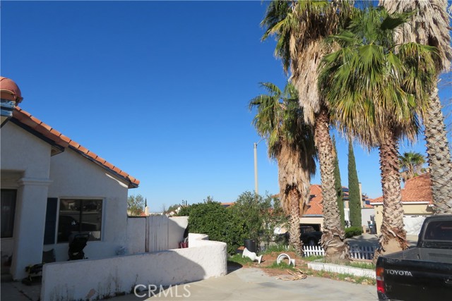 Detail Gallery Image 14 of 16 For 435 Questa Ct, Palmdale,  CA 93551 - 5 Beds | 3 Baths