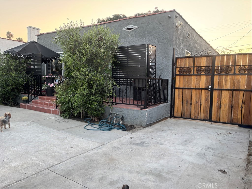 5820 Cimarron Street