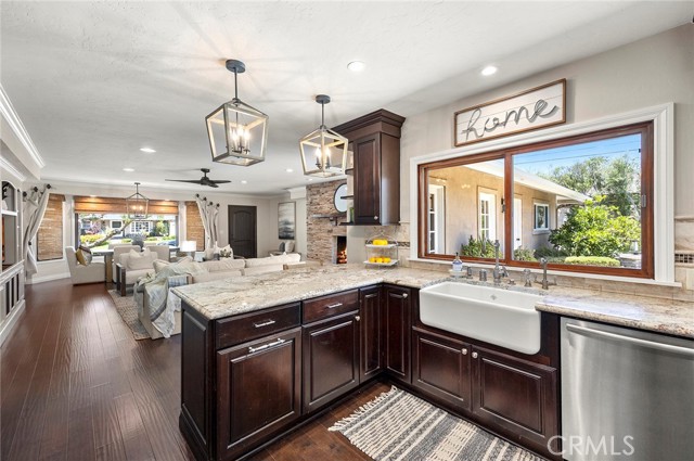 1831 Cockscrow Lane, North Tustin CA: https://media.crmls.org/medias/ebf676f4-4047-4f10-b512-d005bf156fef.jpg