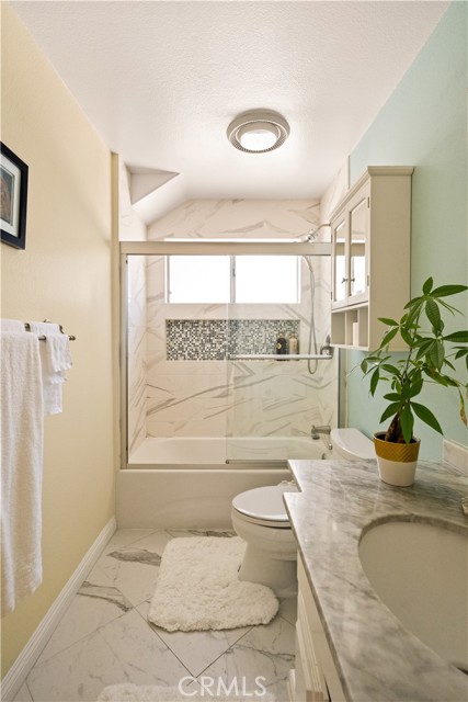 Upstairs hall Full bathroom