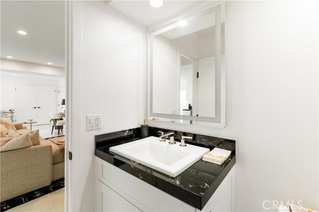 Detail Gallery Image 19 of 45 For 707 Begonia Ave, Corona Del Mar,  CA 92625 - 5 Beds | 5/1 Baths