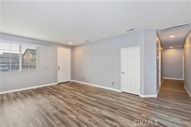 Detail Gallery Image 4 of 23 For 13234 Cucamonga Ct, Hesperia,  CA 92344 - 4 Beds | 2 Baths