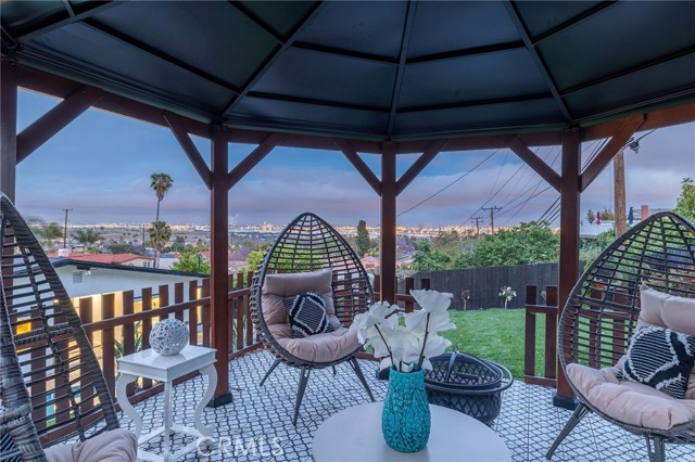 2044 Santa Rena Drive, Rancho Palos Verdes, California 90275, 4 Bedrooms Bedrooms, ,3 BathroomsBathrooms,Residential,Sold,Santa Rena,SB22081294