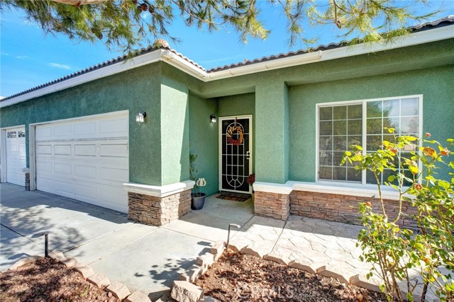 Detail Gallery Image 3 of 50 For 44154 Coral Dr, Lancaster,  CA 93536 - 4 Beds | 2 Baths