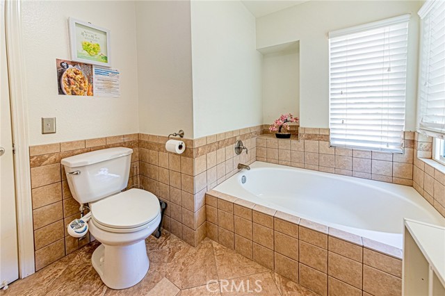 Detail Gallery Image 21 of 39 For 49 Stagecoach Dr, Phillips Ranch,  CA 91766 - 3 Beds | 3 Baths