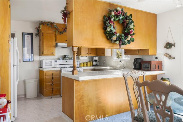 Detail Gallery Image 16 of 32 For 180 G St, Cayucos,  CA 93430 - 3 Beds | 2 Baths