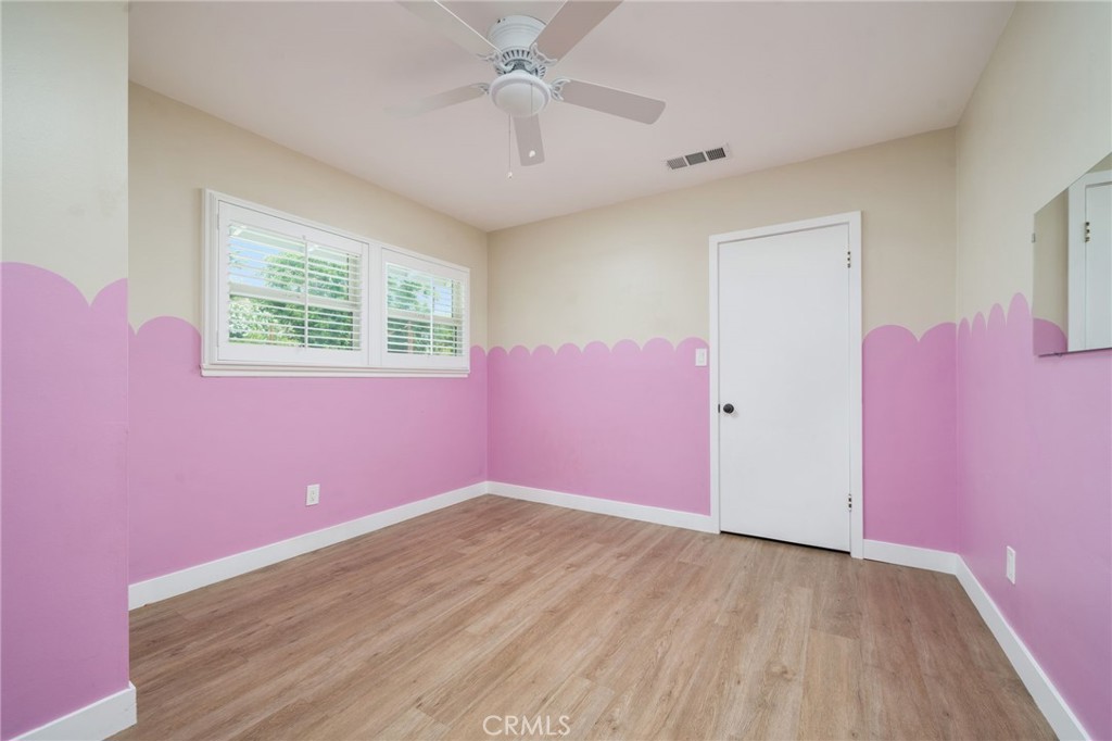 https://media.crmls.org/medias/ebf9658c-e645-49e3-88cf-4f48b2603294.jpg?preset=X-Large