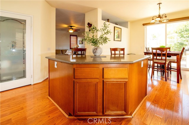 Detail Gallery Image 12 of 48 For 29458 Shannon Ct #89,  Canyon Country,  CA 91387 - 4 Beds | 2/1 Baths