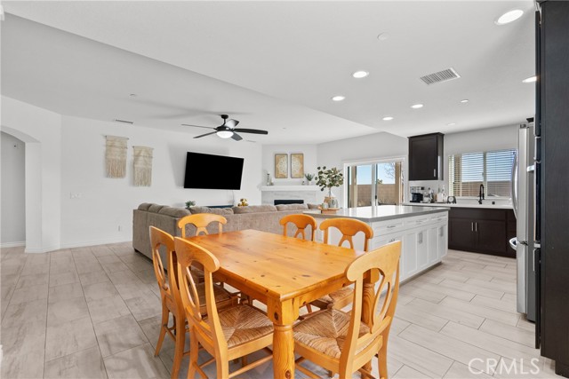 Detail Gallery Image 10 of 38 For 43838 Madison Ct, Lancaster,  CA 93536 - 4 Beds | 2 Baths