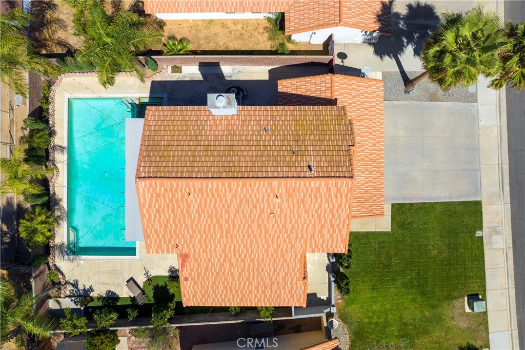https://media.crmls.org/medias/ebfa8b92-56df-4ba6-ac5b-503bb0d03519.jpg?preset=X-Large