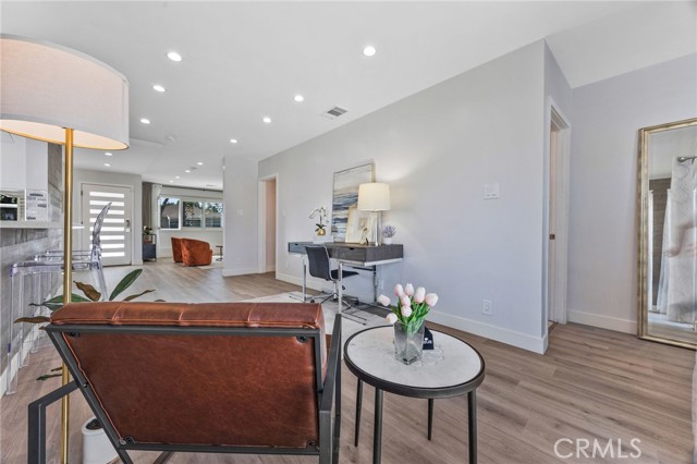 Detail Gallery Image 12 of 49 For 6053 Turnergrove, Lakewood,  CA 90713 - 4 Beds | 3 Baths