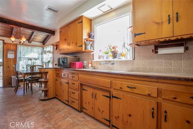 Detail Gallery Image 11 of 45 For 14719 Wyandotte St, Van Nuys,  CA 91405 - 2 Beds | 1/1 Baths