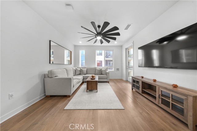 Detail Gallery Image 9 of 24 For 2412 Nolita, Irvine,  CA 92612 - 2 Beds | 2 Baths