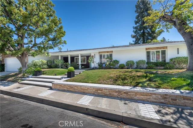 Detail Gallery Image 2 of 26 For 16511 Academia Dr, Encino,  CA 91436 - 3 Beds | 3/1 Baths