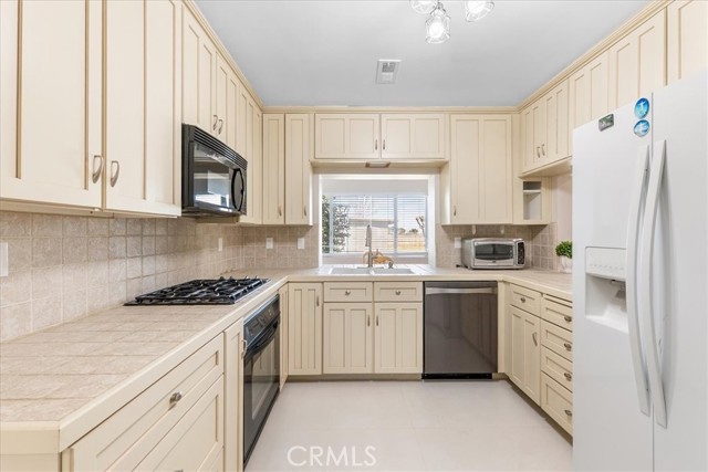 Detail Gallery Image 12 of 34 For 1831 W Avenue L12, Lancaster,  CA 93534 - 5 Beds | 2 Baths